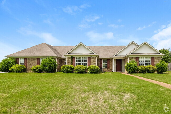 Building Photo - 2401 N Forest Hill Irene Rd