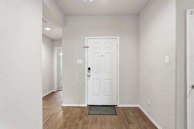 Foto del edificio - 3935 Country Club Dr