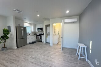Building Photo - 1451 W Almond Ave