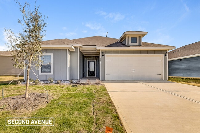 Building Photo - 1400 Woodwinds Dr