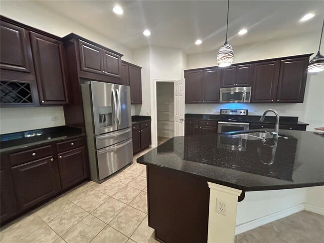 Building Photo - 8717 Lookout Pointe Dr
