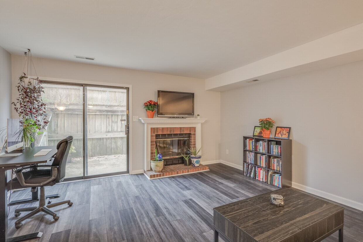 Foto principal - 9616 Mason Creek Rd