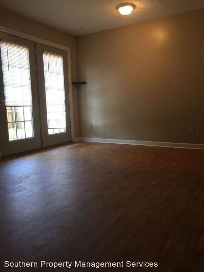 Building Photo - 2 br, 1.5 bath House - 113 Valley Road