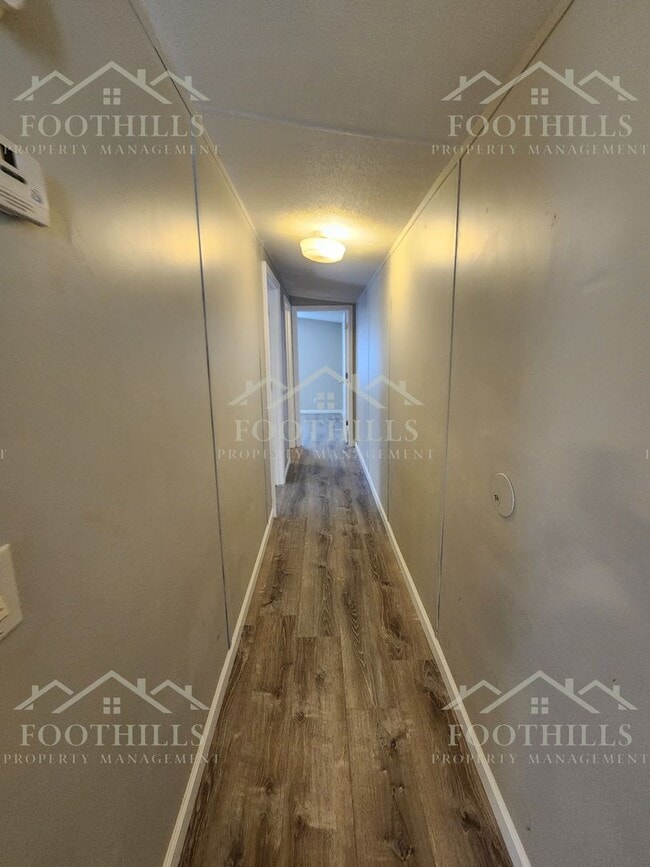 Building Photo - 3 Bedroom, 2 Bath Home Near Portman Marina...