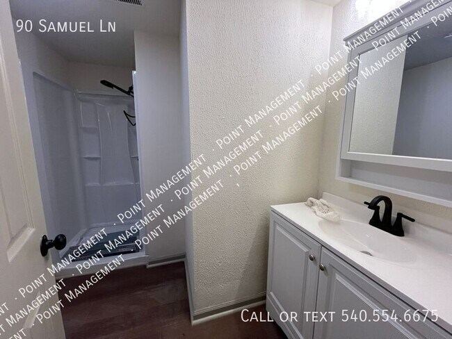 Foto del edificio - 90 Samuel Ln