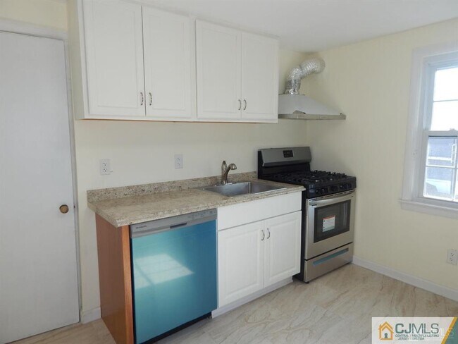 Building Photo - 102 Wisteria St