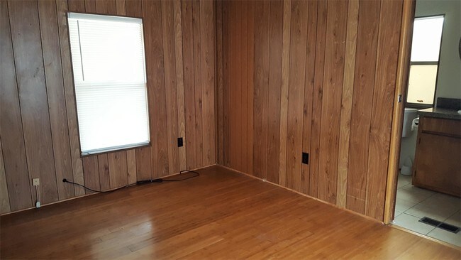 Building Photo - 625 N Bentsen Palm Dr