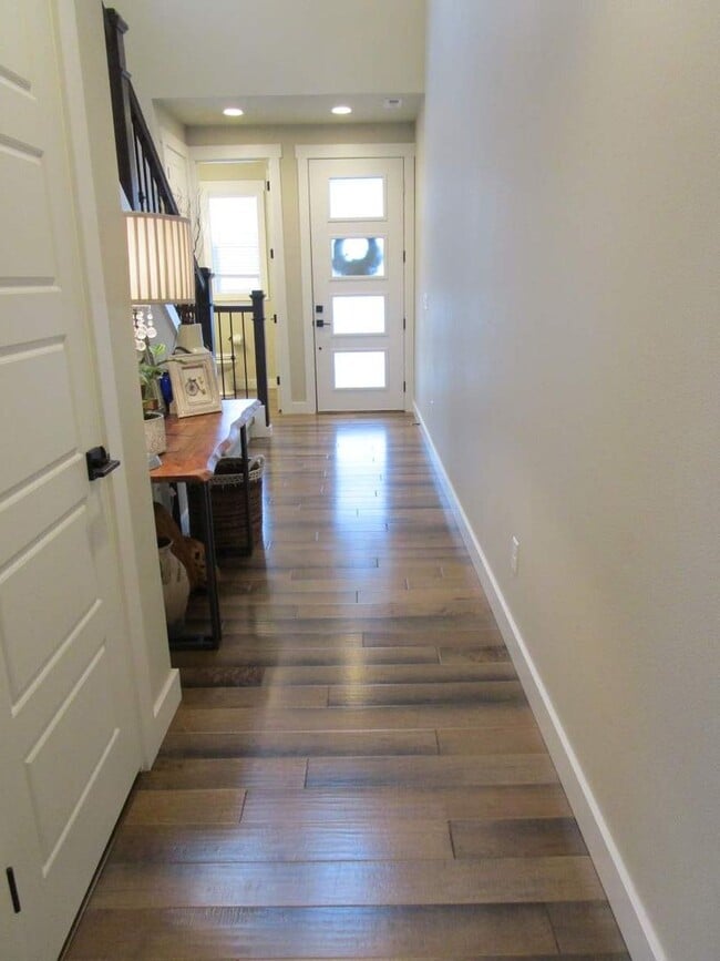 Building Photo - Beautiful 3 Bedroom Home in Gig Harbor