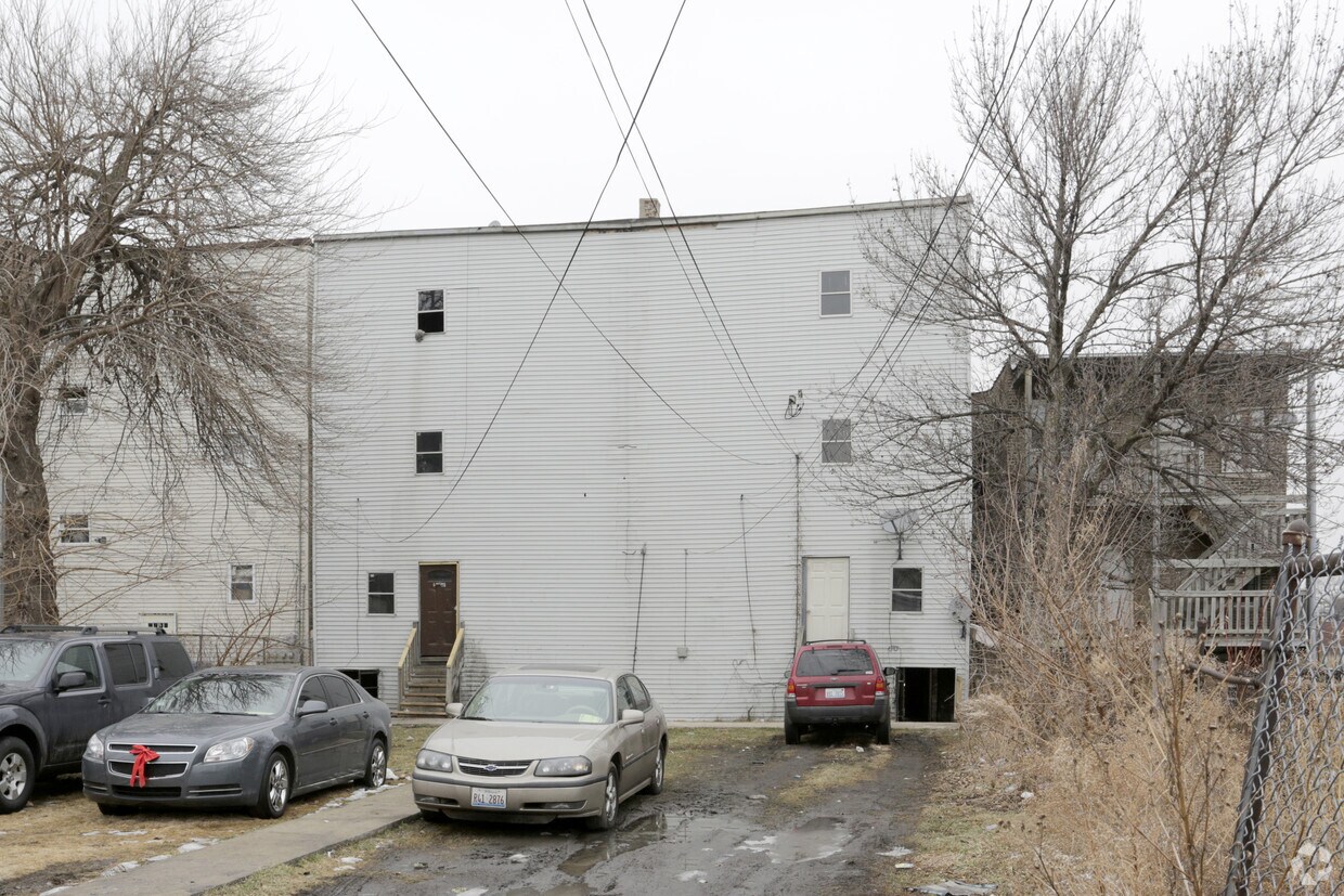 Building Photo - 4831 W West End Ave