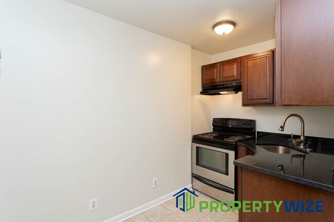 Foto del edificio - 7241 Holabird Avenue Apt B