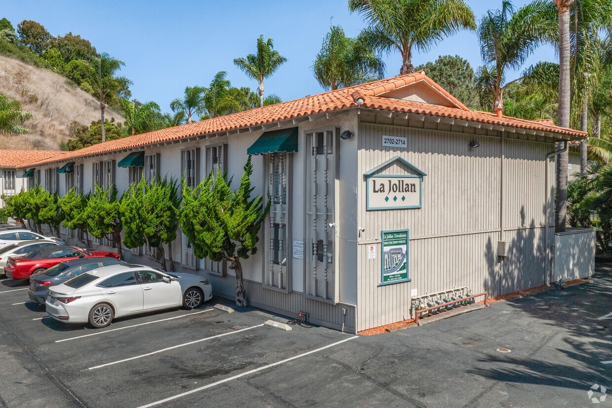 Primary Photo - La Jollan Apartments