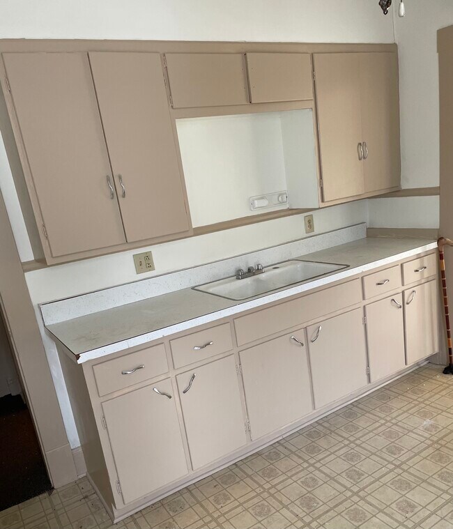 Kitchen cabinets - 831 S 8th St