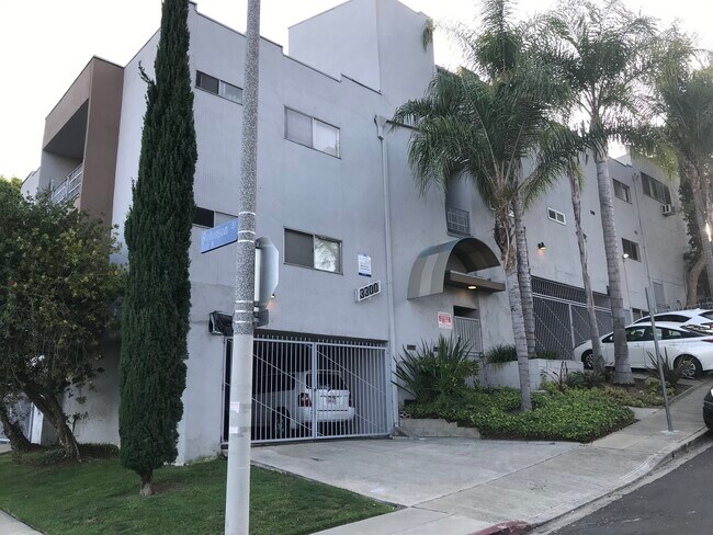 Building Photo - 3300 Marathon St