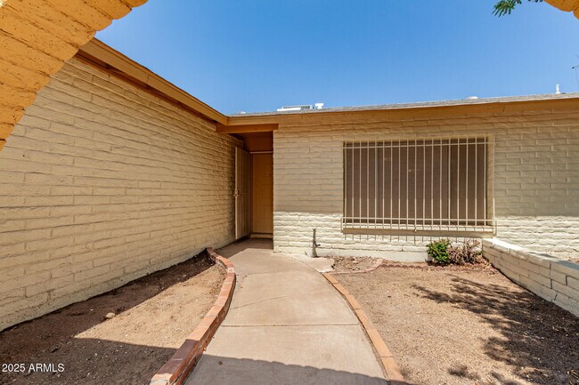 Foto del edificio - 5528 W Calavar Rd