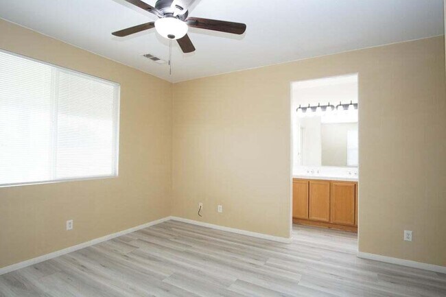 Foto del edificio - 37648 Beeston Ct