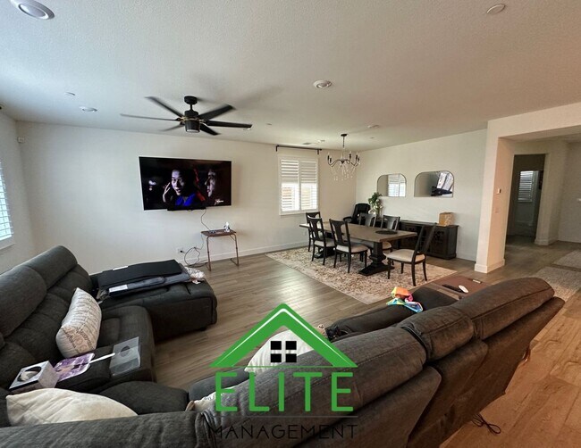 Foto del edificio - 6089 Waddington Wy