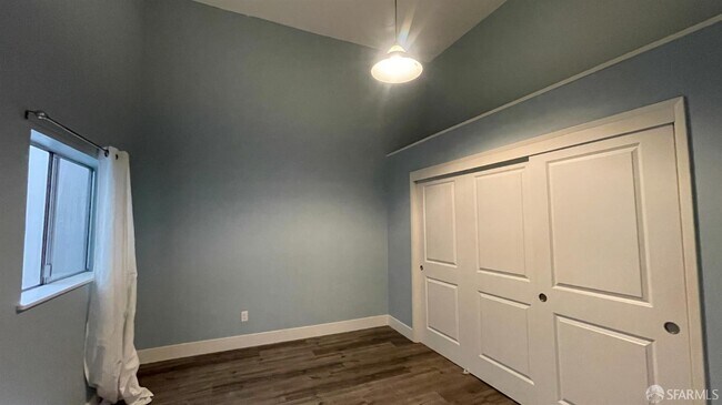 Foto del edificio - 375 12th St