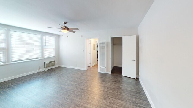 Interior Photo - Hayden on Hollywood (7200)