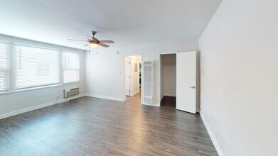 Interior Photo - Hayden on Hollywood (7200)