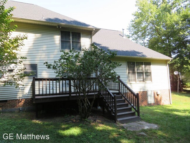 Foto del edificio - 4 br, 3 bath House - 13015 Chipstead Road