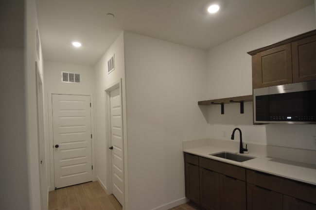 Building Photo - 7414 Lemon Mdw Pl