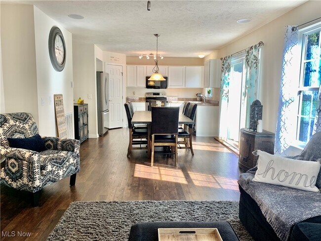 Foto del edificio - 147 Northwood Ln