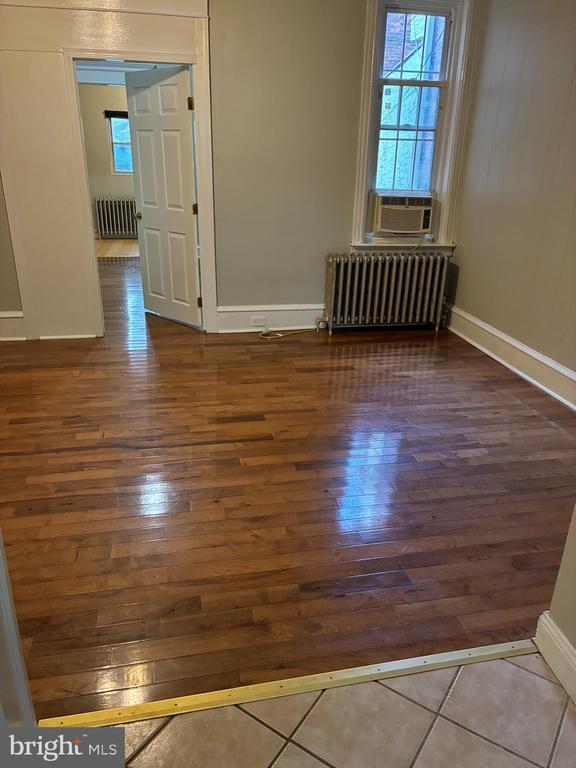 Building Photo - 1410 W Porter St