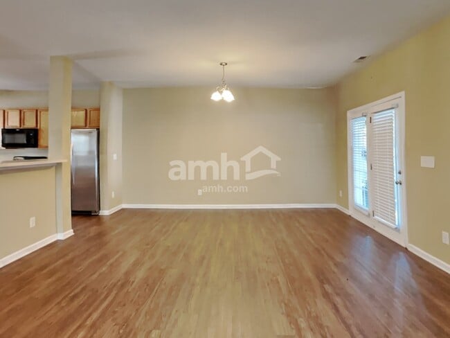 Building Photo - 10516 Meadow Crossing Ln
