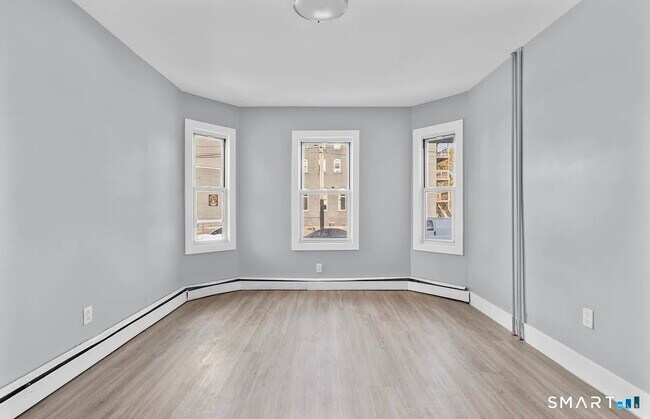 Foto del edificio - 746 Maple St