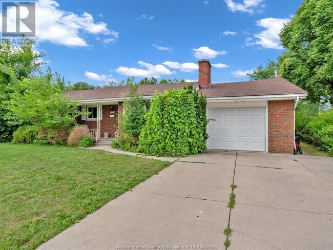 Building Photo - 2405 McKay Ave