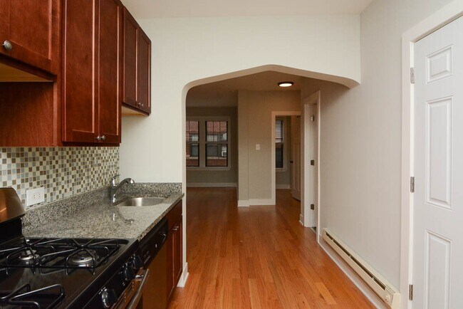 Foto del edificio - 4337 N Wolcott Ave