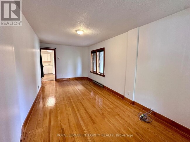 Building Photo - 137-137 Elm St