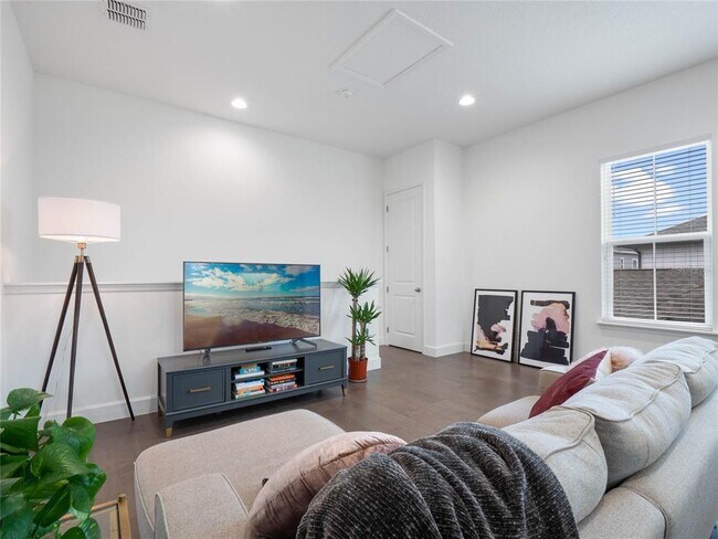 Foto del edificio - 13404 Stoddart Ave