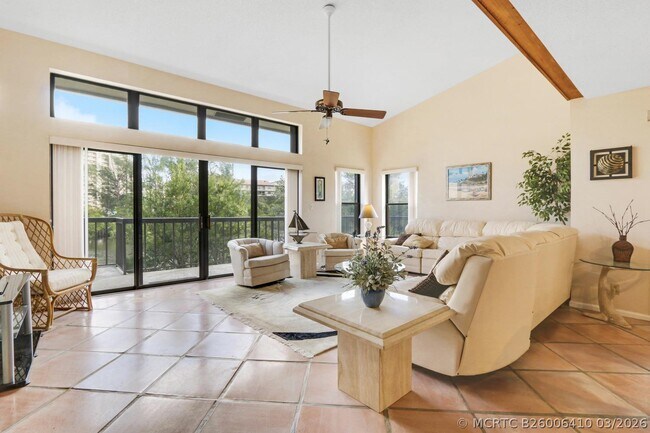 Foto del edificio - 2206 Fairway Dr S