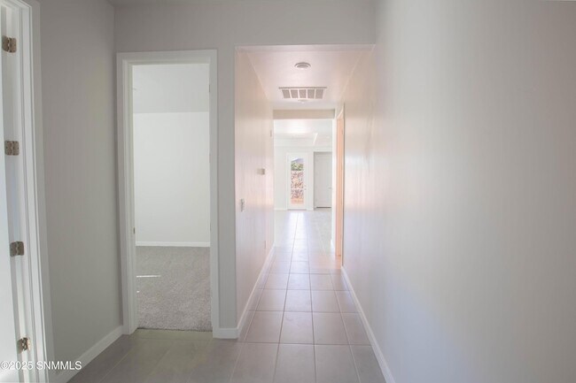 Foto del edificio - 5017 Sand Strm Rd