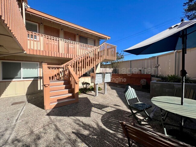 Foto del edificio - 1191 Noche Buena St