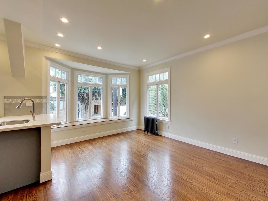 Primary Photo - 355 Laguna St