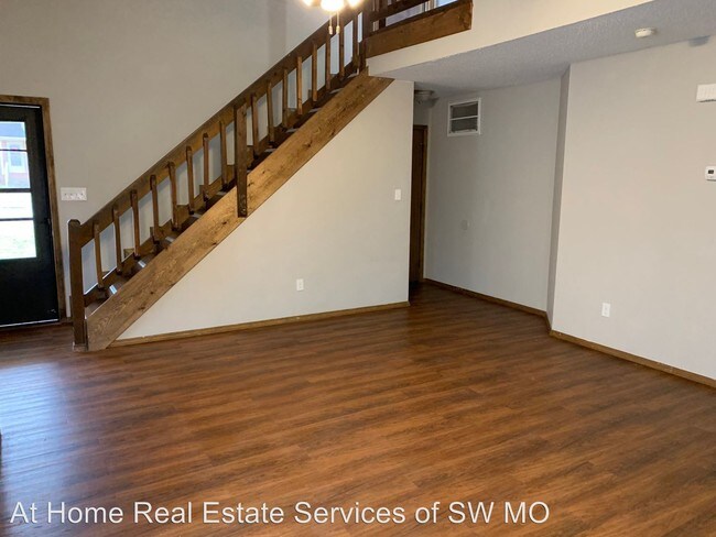 Building Photo - 3413-3415 E Avalon Dr
