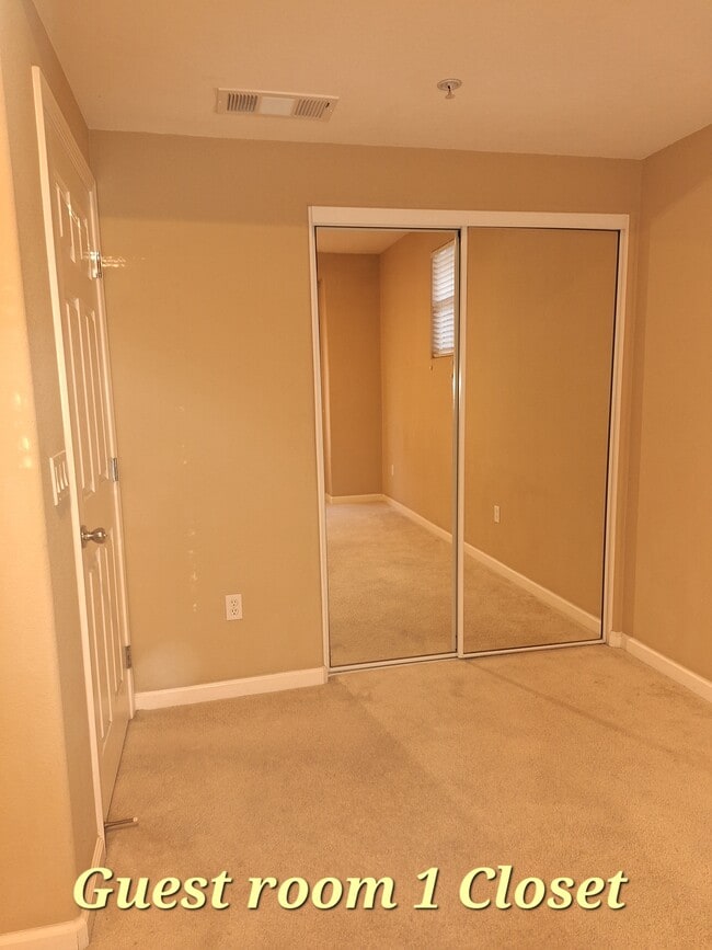 Building Photo - 797 Parc Ln