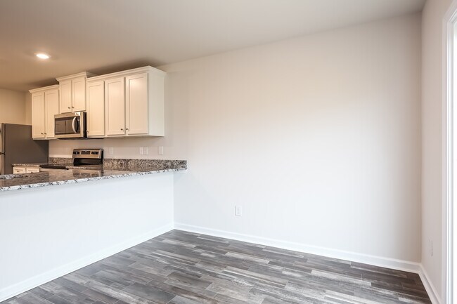 Foto del edificio - 6025 Mason Tucker Dr