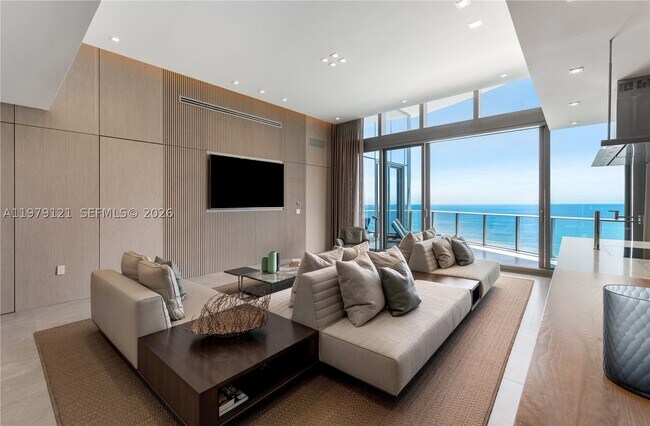 Foto del edificio - 15701 Collins Ave