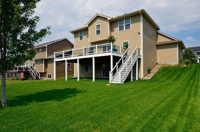 Building Photo - 5729 Meridian Way NE