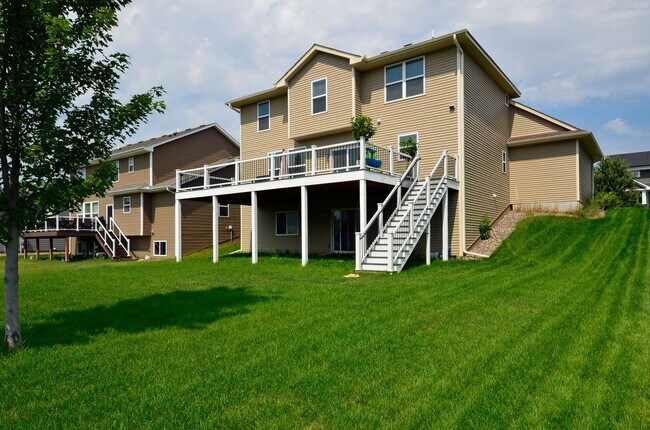 Foto del edificio - 5729 Meridian Way NE