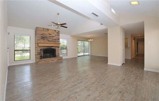 Foto del edificio - 3259 Whispering Oak