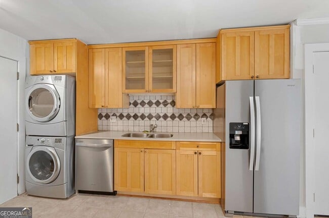 Building Photo - 866 Briarcliff Rd NE