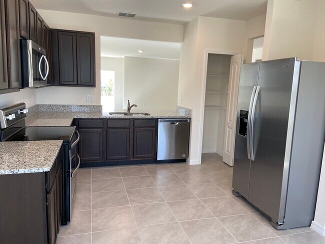 Building Photo - 479 Autumn Stream Dr