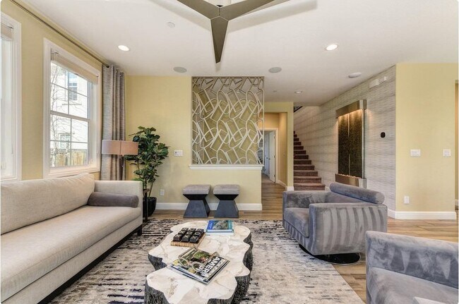 Living room - 254 Colner Cir