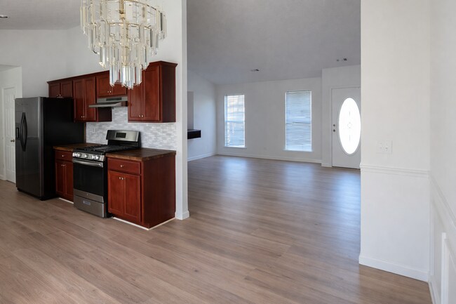 Foto del edificio - 5666 La Fleur Trl