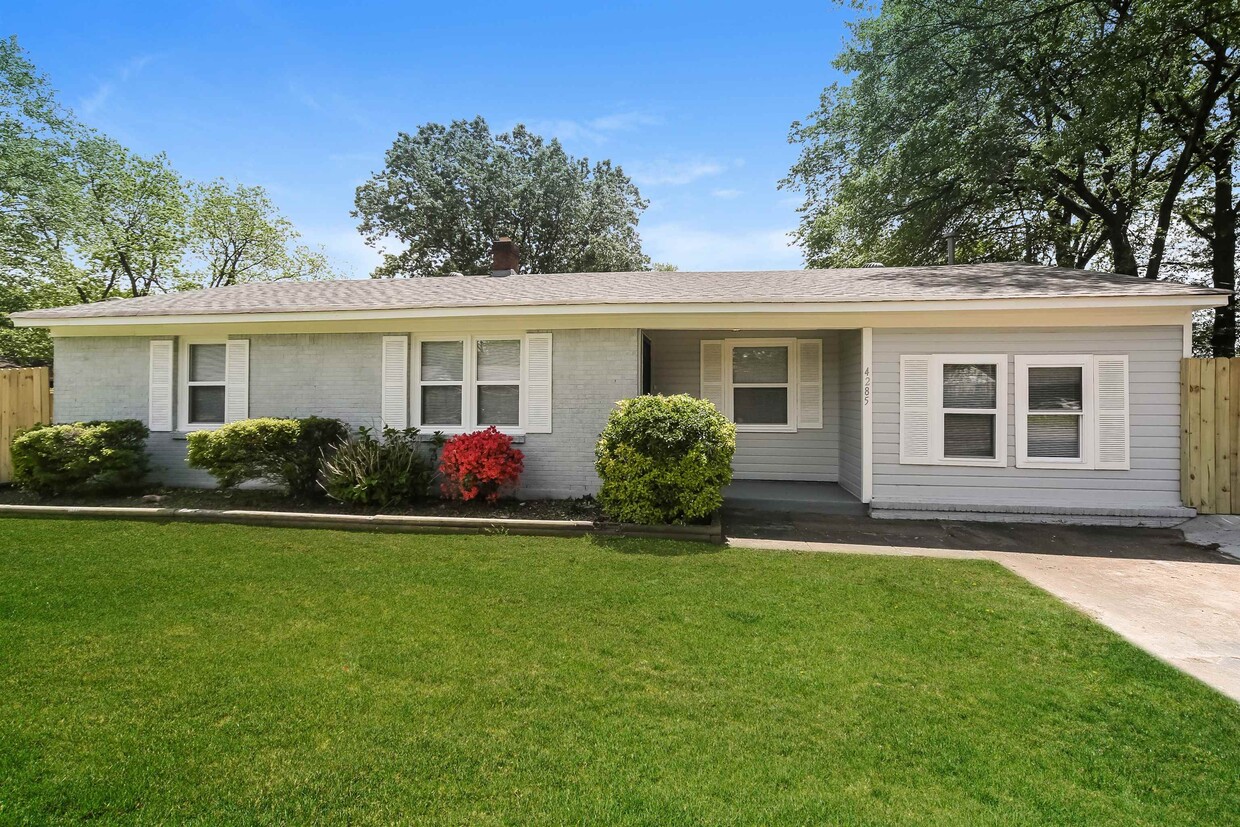 Primary Photo - 4285 Willow Rd