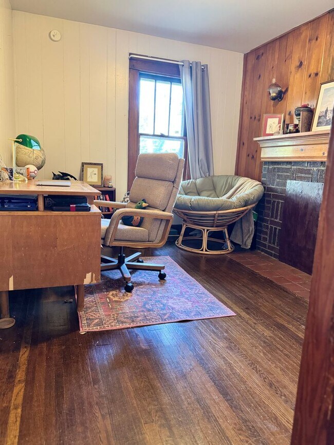 Foto del edificio - Available August 2026;  Monthly rent $1,425